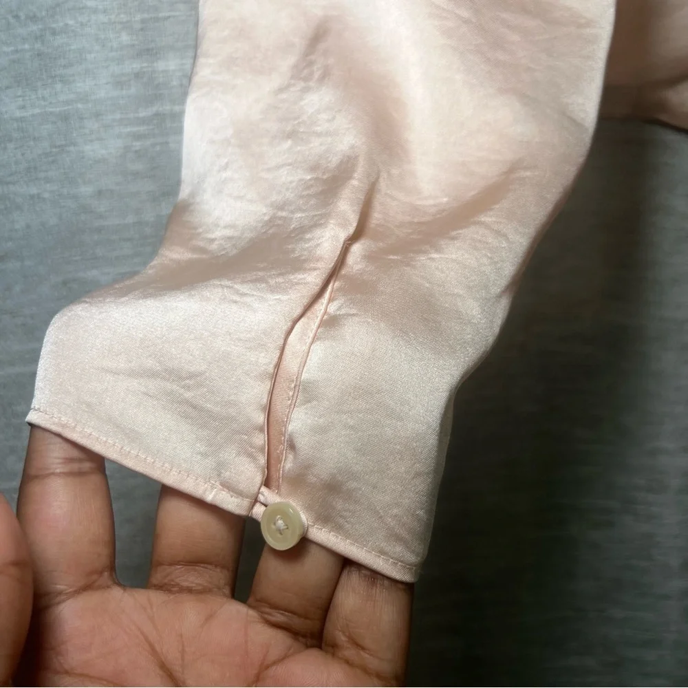 Wilfred Aritzia Satin Blush Women's Romantic  Smocked Blouse Size L - Picture 16 of 16